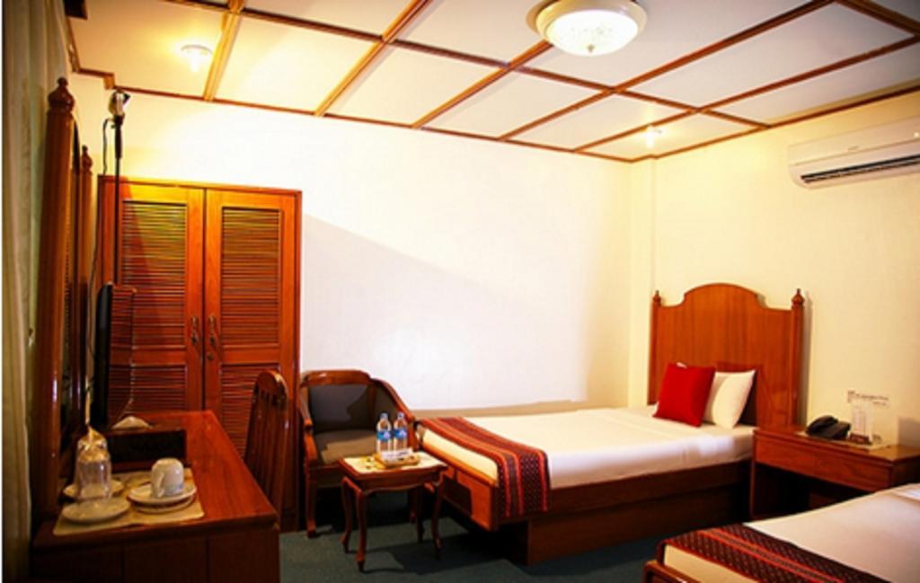 Yoma Hotel Yangon Extérieur photo